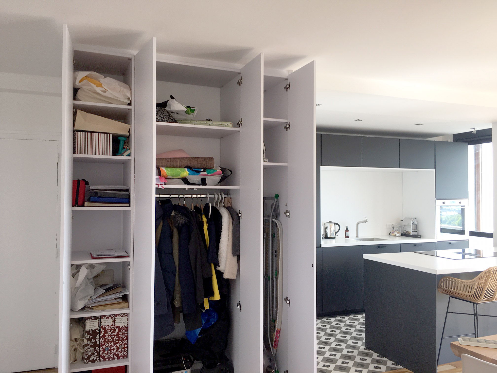 Aménagement Étagère – Appartement Pouillon